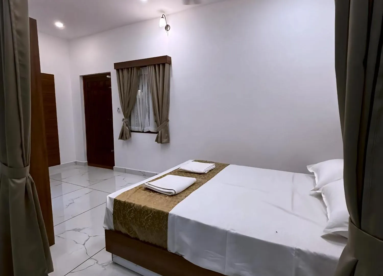 Lodge Minnaminni Estates Munnar India